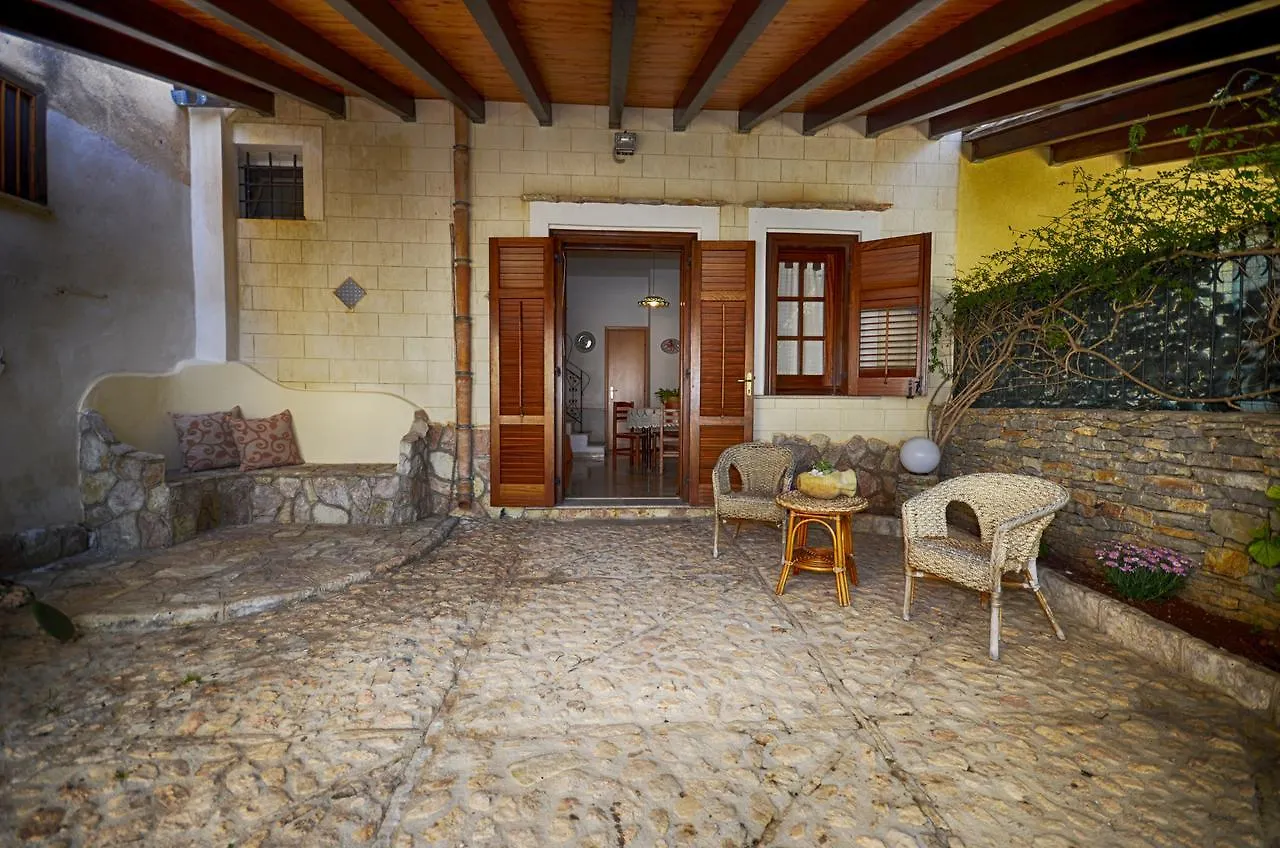 Baglio Fontana Villa San Vito Lo Capo Castelluzzo